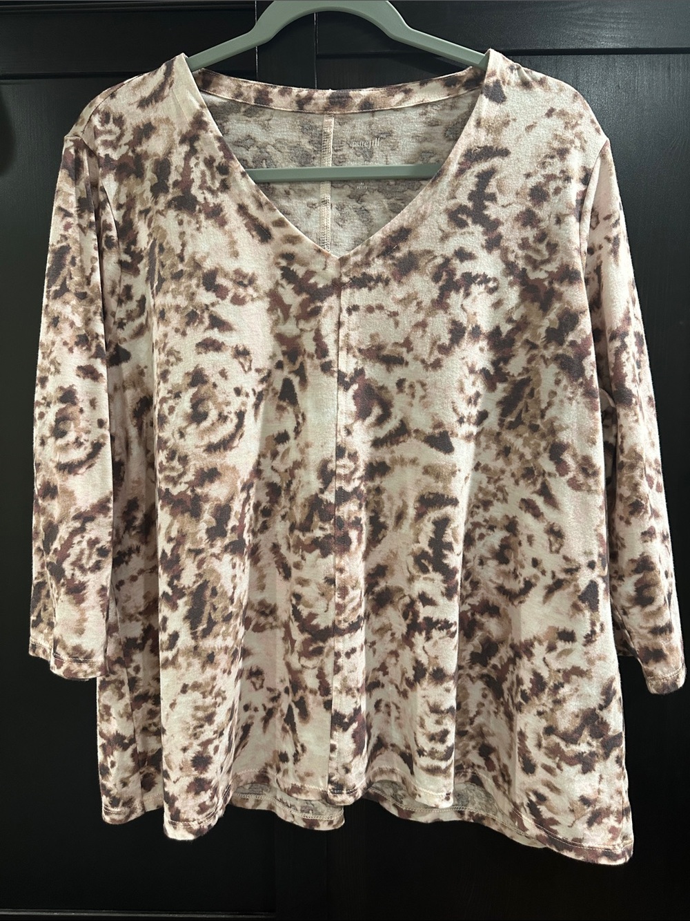 V-Neck Three quarter Sleeve Tie-Dye Tunic in Cream and Brown